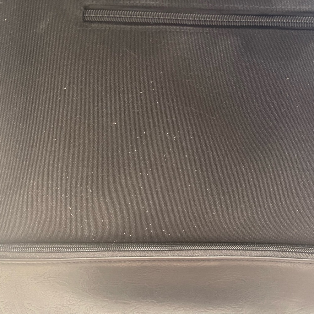 Beis Weekender Bag - Picture 3 of 3